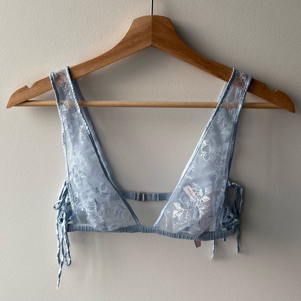 2/$30 - Victoria's Secret Barlette